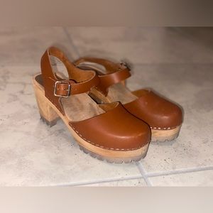 MIA Swedish Abba Sandal- leather size 38 color is Luggage